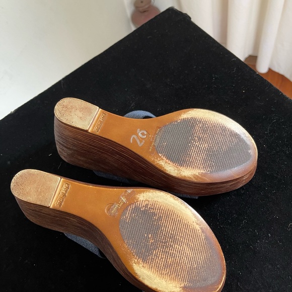 👡Blue wedge sandals just the right on to wear with your jeans - Picture 3 of 6
